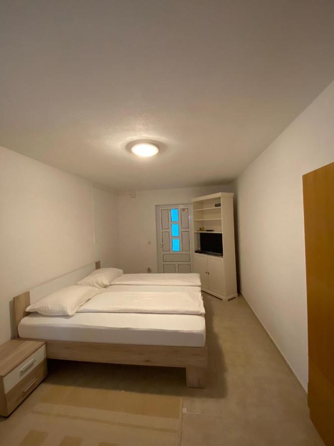 Jura Apartma Krk Town